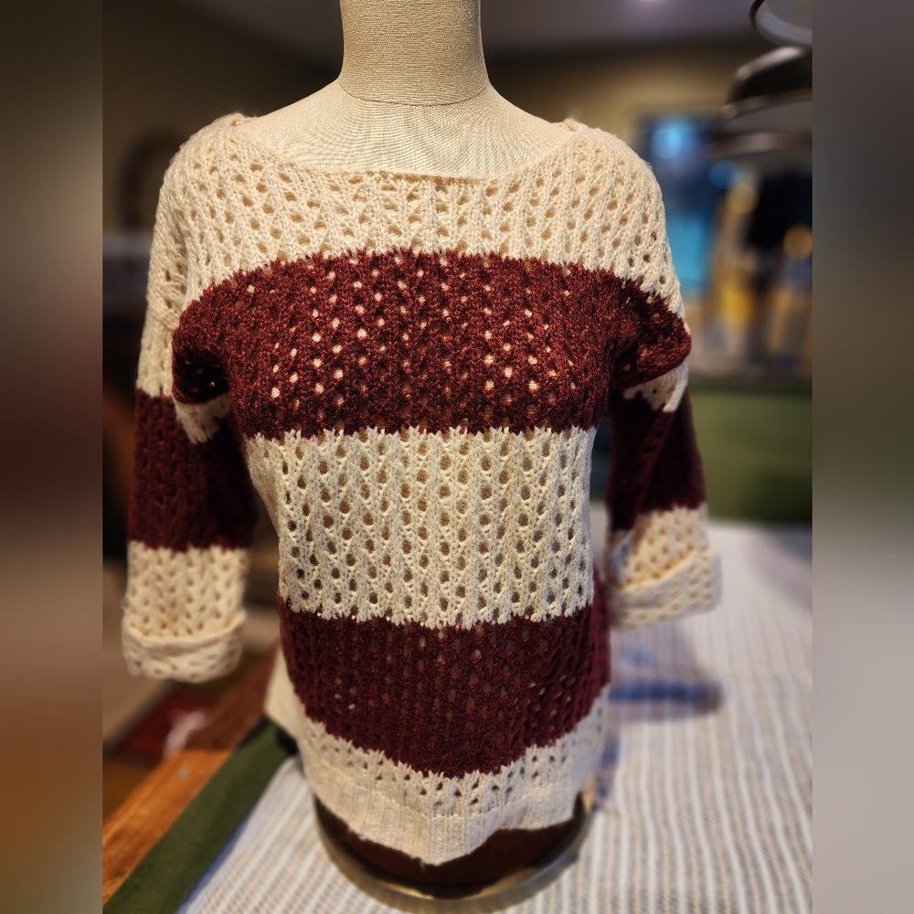 Knit sweater Sz Small